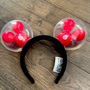 Disney parks balloons light up ears